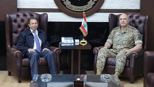 Army chief discusses general situation with Caretaker Minister of the Displaced