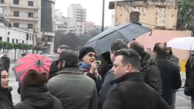 معلومات mtv: الامور في ثكنة بربر الخازن تسير بكل هدوء بانتظار اشارة القاضي زاهر حمادة بعدما تبين ان كل النشرات القضائية فارغة من اي اشارة