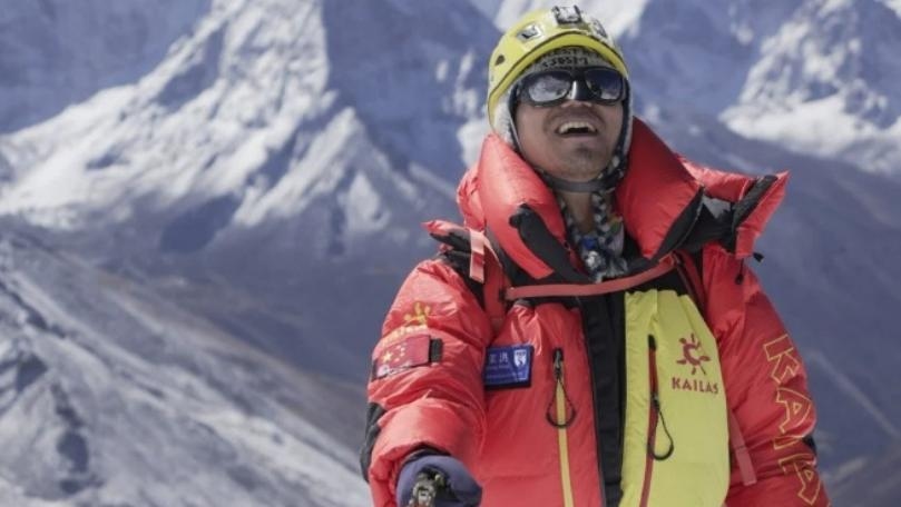 Everest Record-Making Climbers Return Safely