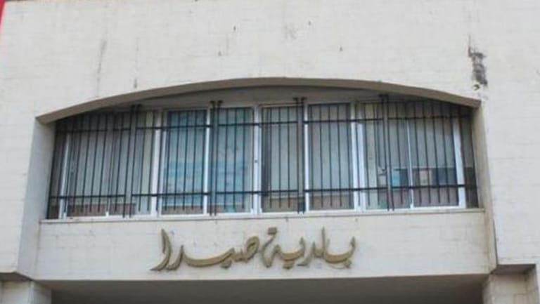 بلدية صيدا تدعو إلى المشاركة في تنظيف الشاطئ من القطران الاسود