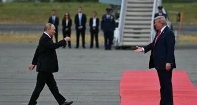 ماذا قال ترامب لبوتين على السجادة الحمراء؟