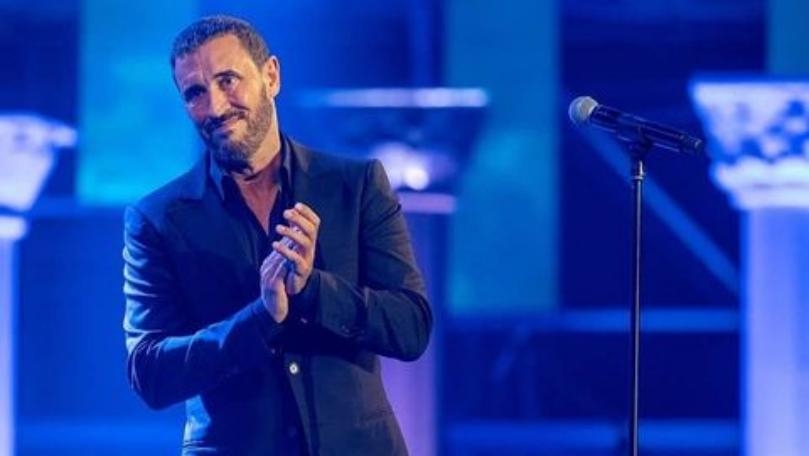 بالفيديو: كاظم الساهر يشعل المسرح في السعودية بـ "هل عندكِ شكّ" في حفلته الأحدث