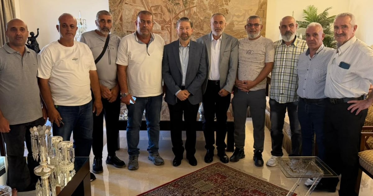 Karami receives a delegation from the Port Municipality Workers’ Union