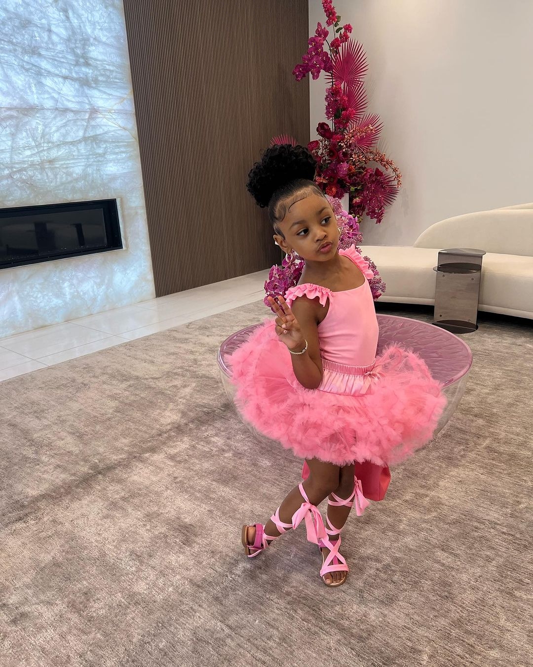 كاردي بي تحتفل بيوم ميلاد ابنتها... وهدية بآلاف الدولارات!