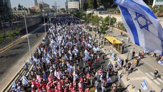Anti-Netanyahu demonstrators block Tel Aviv highway
