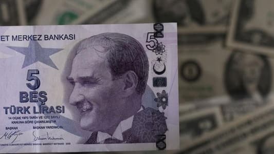 Erdogan calls on Turks to keep all savings in lira
