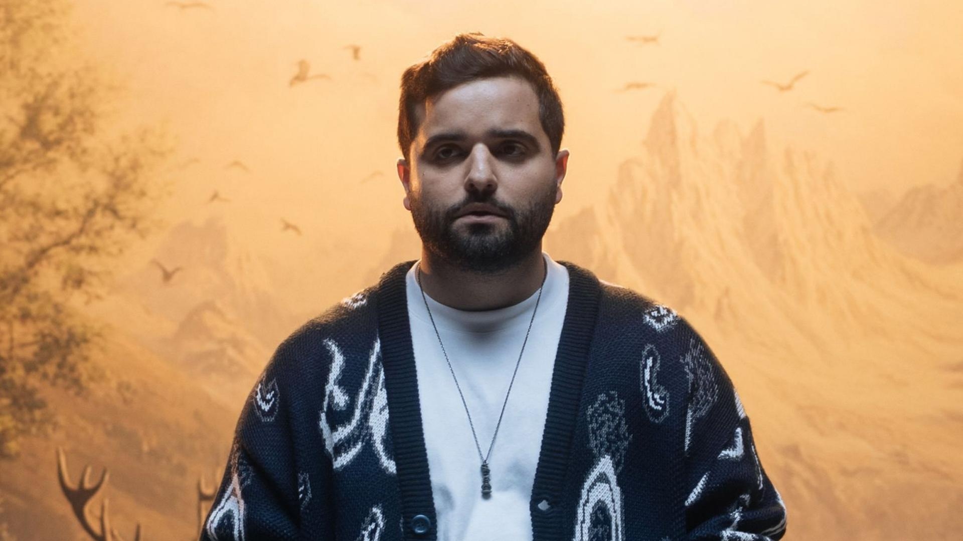 أوليفر قزّي يطرح "اعتذار": عملٌ عاطفي حول التجدد وترك الماضي