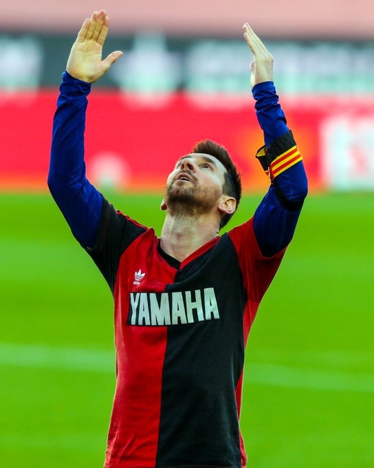 برشلونة يتذكّر لحظة "وفاء ميسي" بصورة