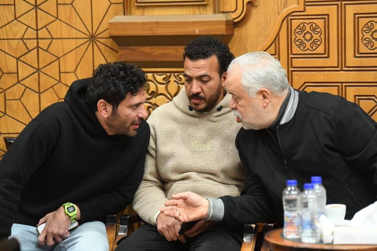 نجوم مصر يحتشدون في عزاء السبكي