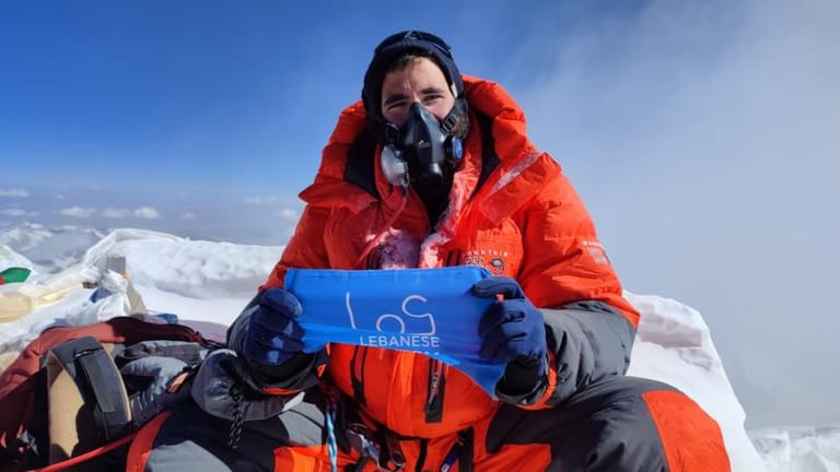 لبناني يبلغ قمة إيفرست: رأيتُ جثث الموتى وأكملتُ طريقي!