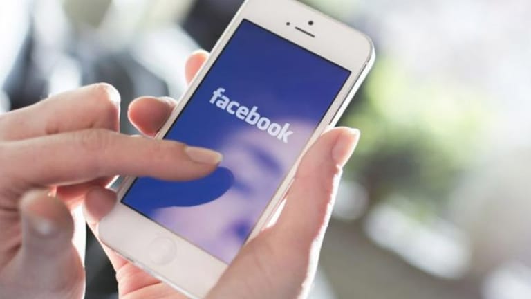 ستُحاكم بتهمة "إهانة" ماكرون على "فيسبوك"...