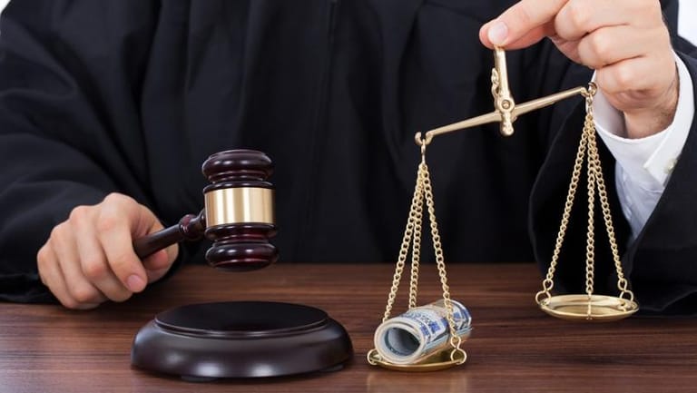 طلب تنحية القاضي فادي الياس... لماذا؟