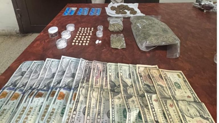 بالصور: كبتاغون وحشيش وأموال