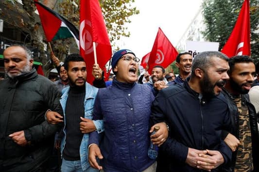 Tunisians protest against president a week before parliamentary elections