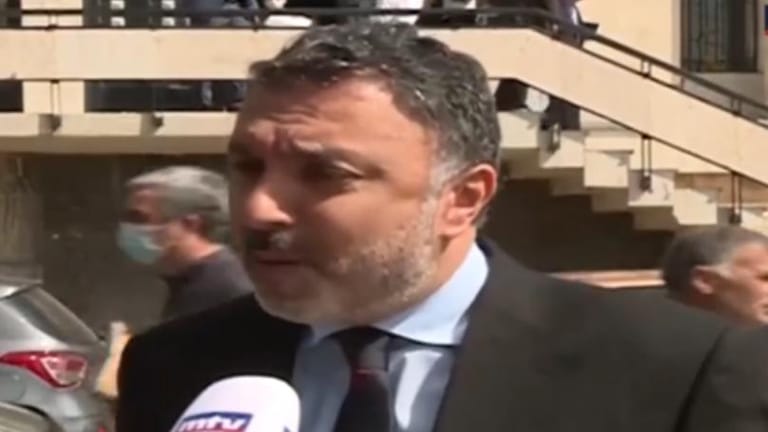 المحامي مارك حبقة لـmtv من أمام قصر عدل بعبدا: الادّعاء على محامٍ بحدّ ذاته حالة جديدة وأنا لن أتمسّك بحصانتي طالما أنّني على حقّ ولن أتكلّم في السياسة لأنني رجل قانون