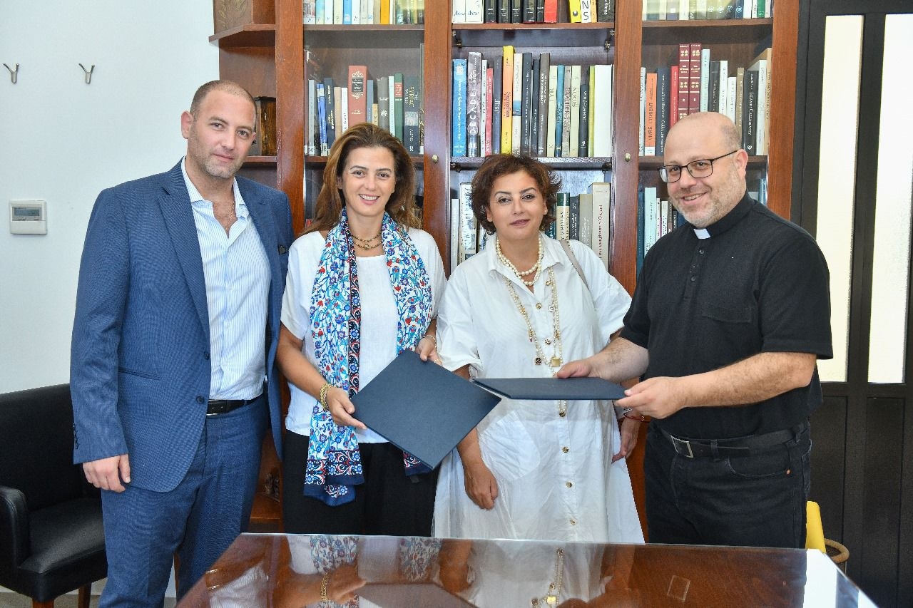 مكتبة جامعة الروح القدس – الكسليك تحفظ ثلاثة أرشيفات لبنانية رائدة في خطوة أكاديمية وثقافية بارزة