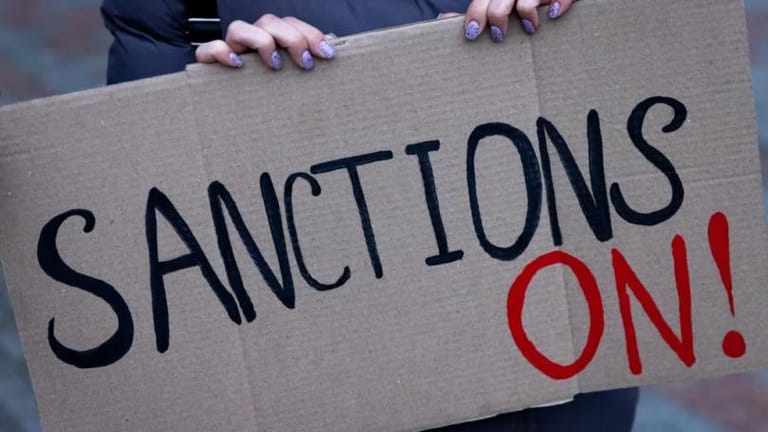 لبنان دخل مرحلة جديدة... وتلويح بالعقوبات