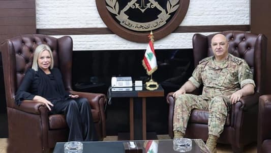 Army chief broaches general situation with UN's Plasschaert