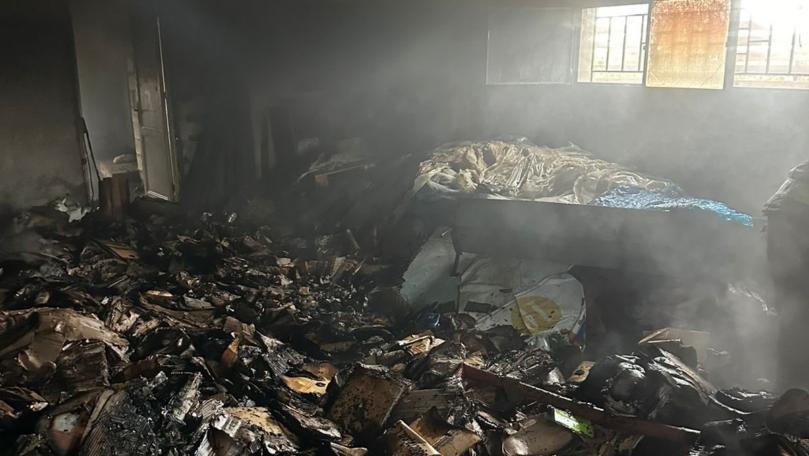 بالصّور: بعد جهود مُضنية... إخماد حريق داخل مستودع