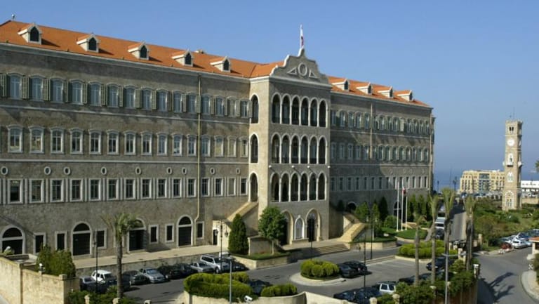 أنجزوا الحكومة ليحترمكم العالم