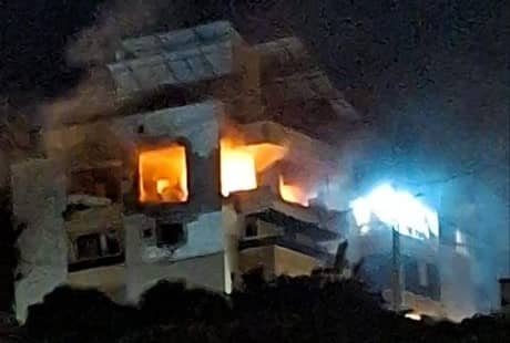 بالفيديو: استهداف شقّة في عرمون