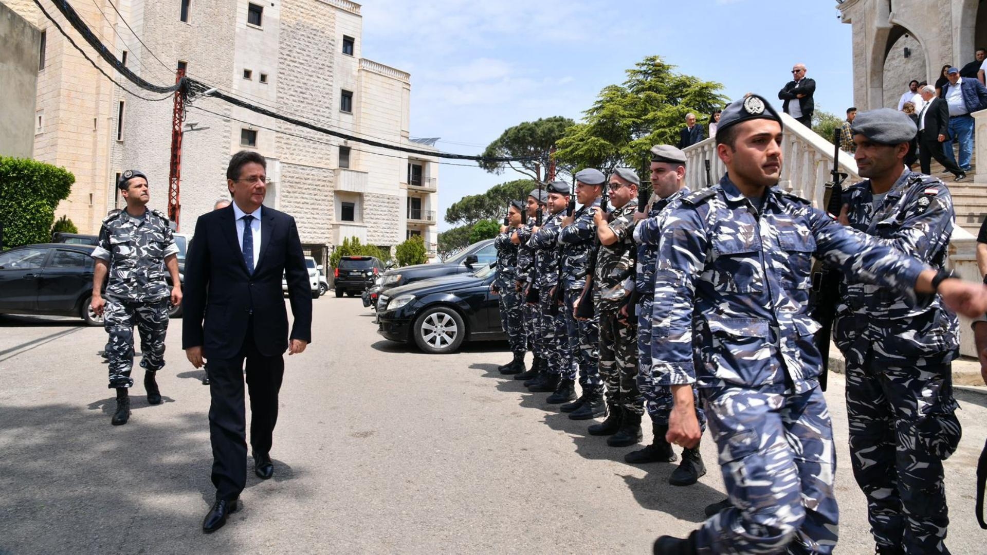‏كنعان ممثلاً رئيس الجمهورية في ذكرى الـ40 لشهيدي دبل جورج سعيد ونجله إيلي الذي أقيم في كنيسة السيدة - بصاليم: شهادتكم شهادة الصامدين في أرضهم من أجل كل قرى وبلدات القرى الحدودية والجنوب الدامي الصابرين على الظلم وبانتظار القيامة