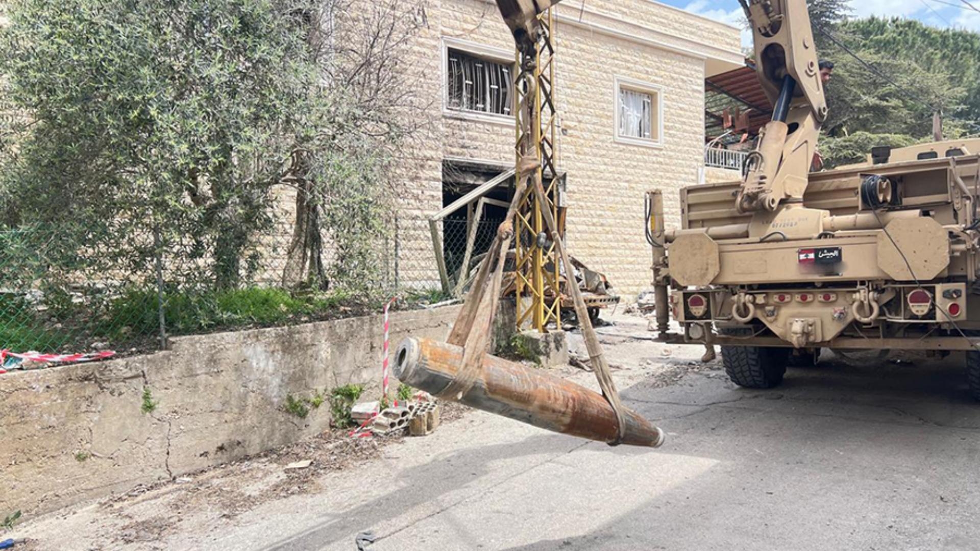 الجيش: تفكيك قنبلة طيران غير منفجرة من مخلّفات العدوان