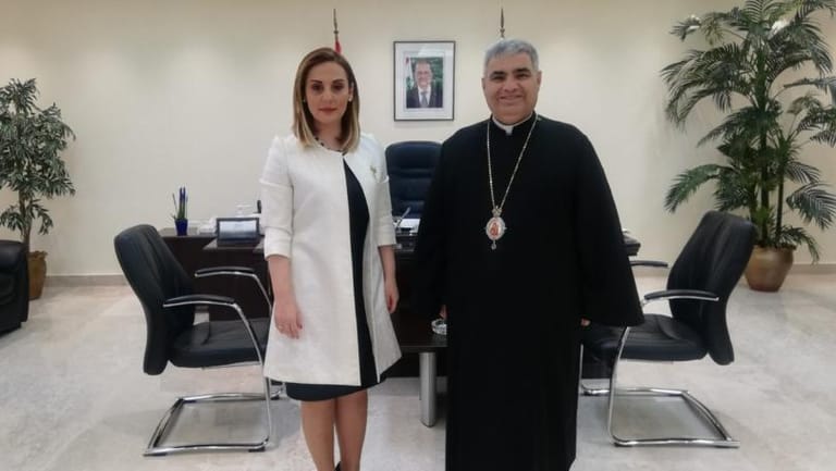 أوهانيان بحثت في الأوضاع مع المطران أسادوريان