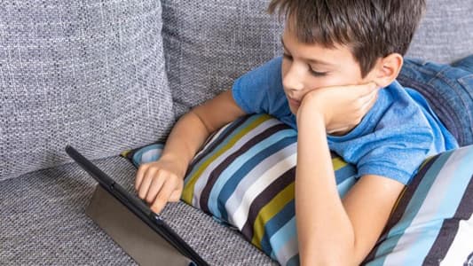 ما تأثير الأجهزة الذكية على الصحة النفسية للأطفال؟