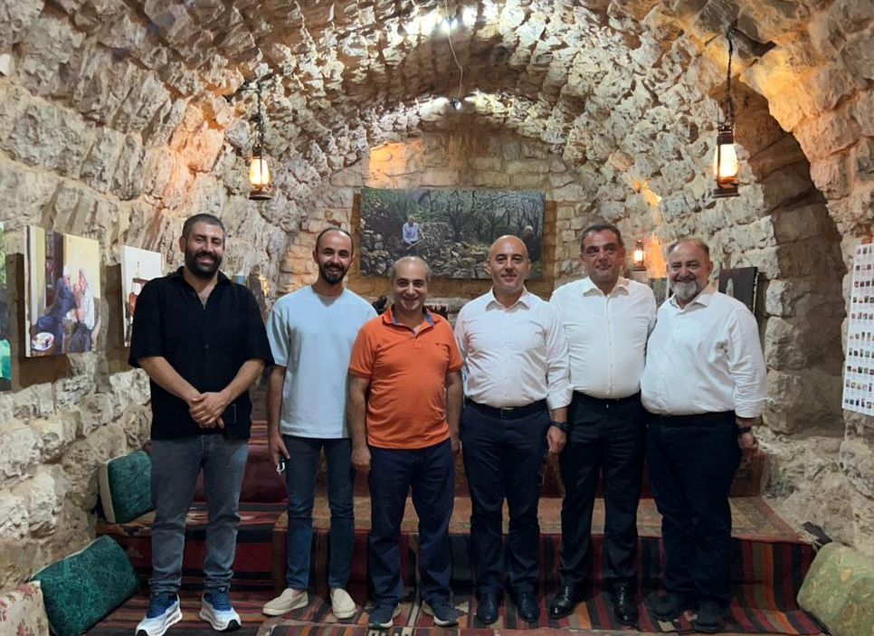 لقاء تكريمي لرئيس بلدية الشويفات في كهف الفنون