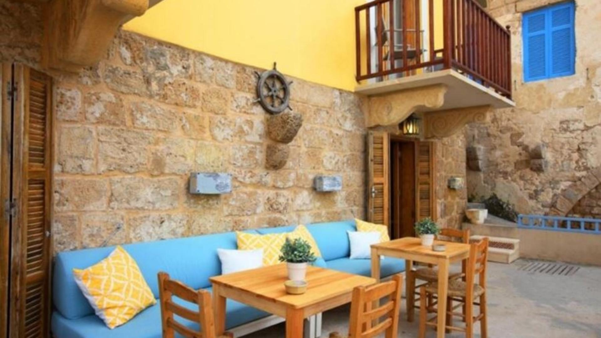 زبائنها من اللبنانيين... بيوت الضيافة إلى تحسّن!