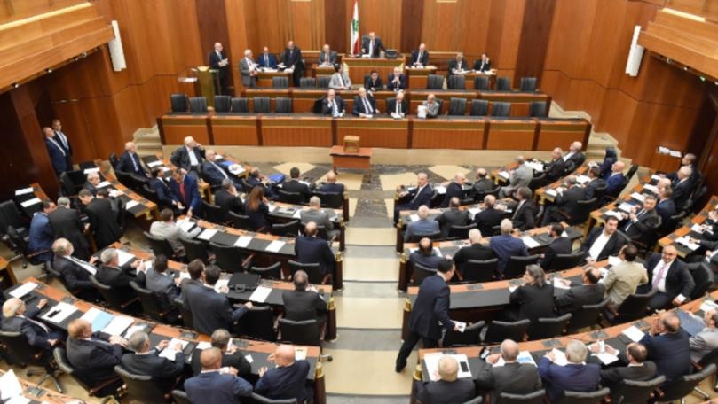 هل تنجح المساعي لإغراء التيار بالجلسة التشريعية؟ التفاصيل في نشرة الأخبار