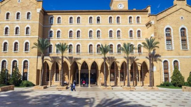 ما هي قصة عمود الجامعة؟ التفاصيل في نشرة الأخبار