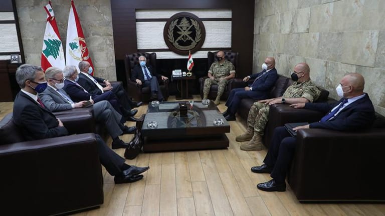 قائد الجيش بحث مع بوريل في أوضاع لبنان والمنطقة