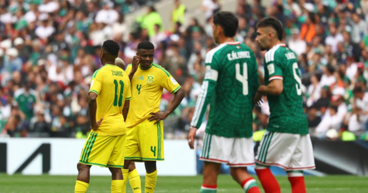 افتتاح تاريخي لكأس العام... من باب الطرد!