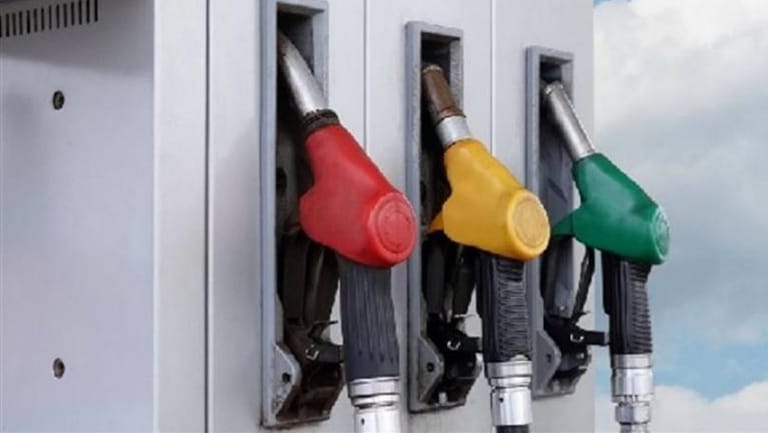 "بدّك تنكة بنزين دليفري عالبيت؟"