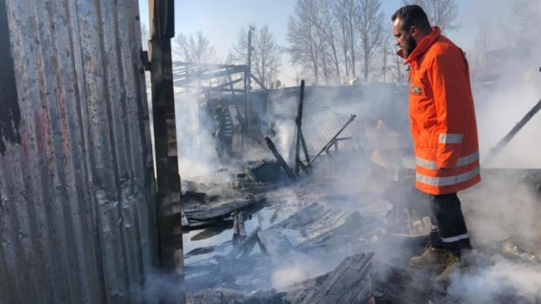 حريق في مخيم للنازحين السوريين في قب الياس