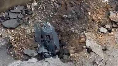 بالفيديو: شظايا صواريخ اعتراضية فوق كسروان