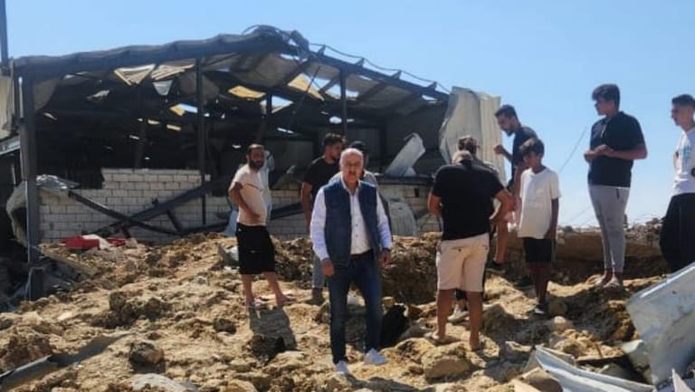 بعد الغارات الإسرائيلية... عبدالله تفقد جون والجية