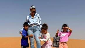 بالصور: جورجينا رودريغيز وأجواء عائلية في صحراء السعودية