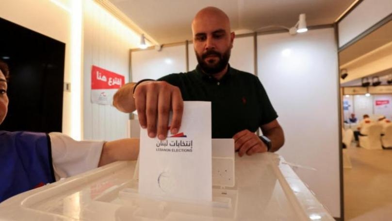 فتح صناديق الاقتراع في فنزويلا