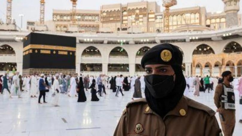 For the first time, Saudi women stand guard in Mecca during haj