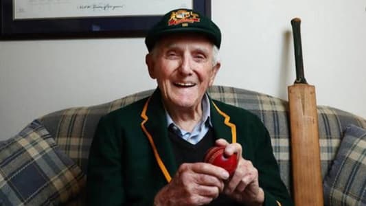 Australian Hall of Fame all-rounder Davidson dies aged 92