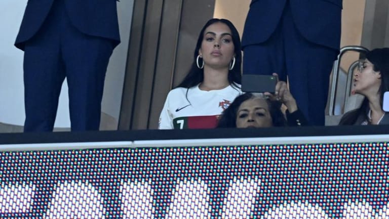 رسالة قاسية إلى مدرب البرتغال من صديقة رونالدو