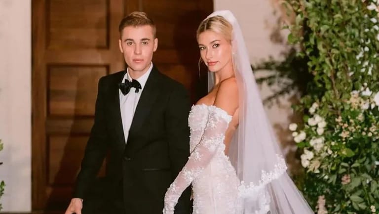 جاستن بيبر ينشر لائحة قيم العائلة في ذكرى زواجه من هايلي