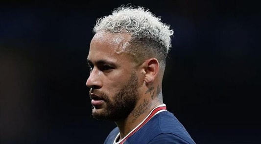 Soccer Star Neymar Makes Headlines in Rio Barbershop