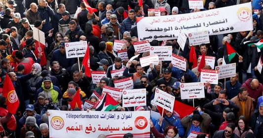 Tunisian labour union starts major protests against president