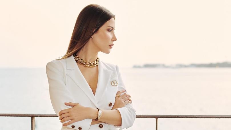 نانسي عجرم تحتفل بعيد الأم بصورة مع والدتها من طفولتها