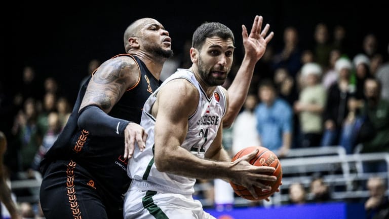 Sagesse defeated Al Wahda 75–69 in the group stage of the FIBA WASL basketball championship