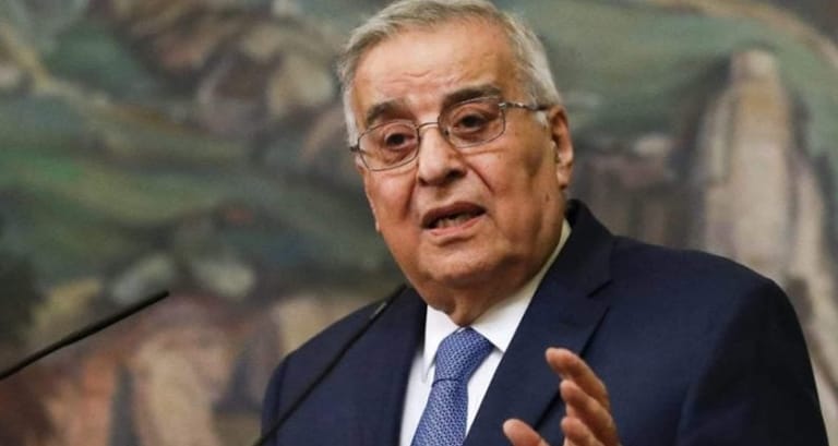 خلال صلاة وداعه.. الرئيس عون يمنح بو حبيب وسام الاستحقاق المذهّب